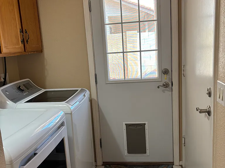 907 E Vaughn Ave — Photo 14