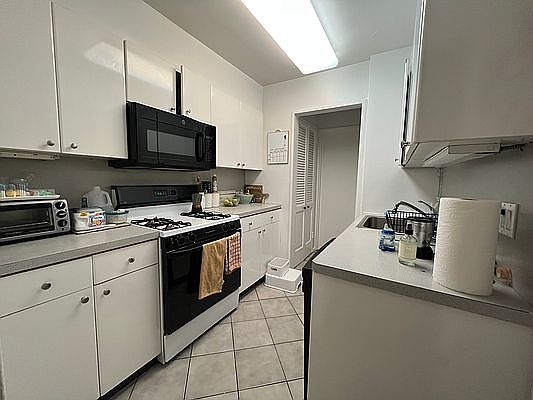 5th image of 250 E 73rd St APT 14D