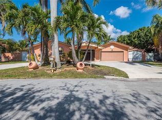 10571 SW 56th Ter, Miami, FL 33173