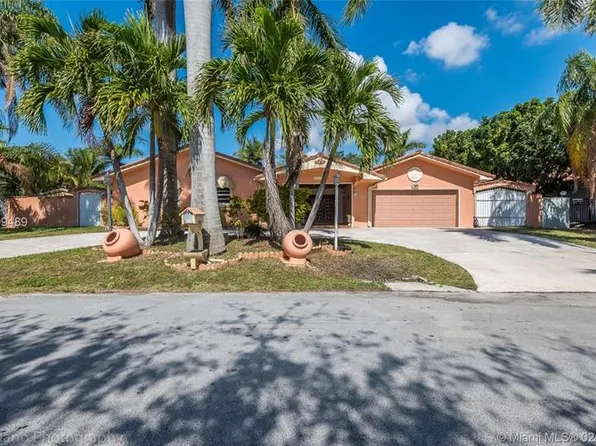 10571 SW 56th Ter, Miami, FL 33173