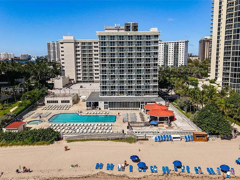 19201 Collins Ave #610 — Photo 40