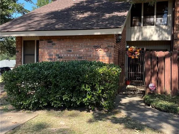 910 Retreat St E, Pineville, LA 71360