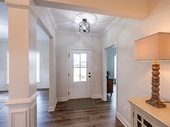 3rd image of 532 Churchview Dr