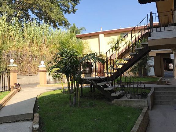 5th image of 1286 N Summit Ave APT 105