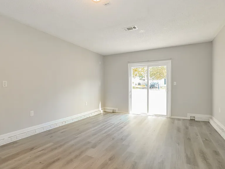 7218 Kavan Hunter Dr — Photo 9