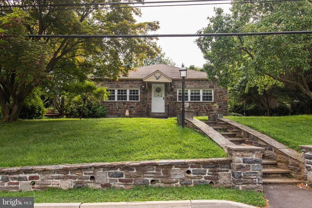 615 N Hills Ave photo 1