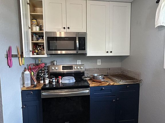 4th image of 165 Lewis St
