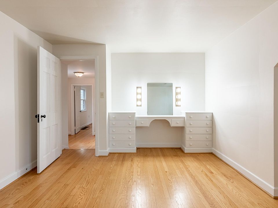 1st image of 611 Montgomery St #1