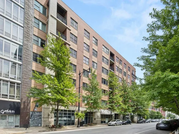 873 N Larrabee St #61, Chicago, IL 60610
