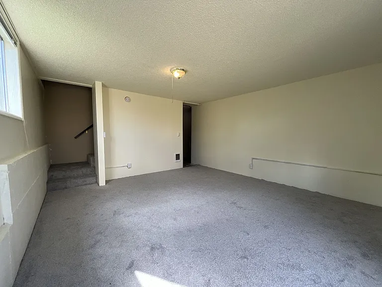 4660 NE Lombard St — Photo 28