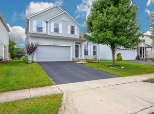 2377 Featherwood Dr, Columbus, OH 43228