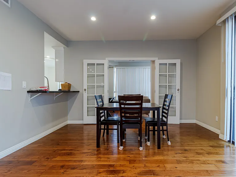 326 Westminster Ave #Penthouse 404 — Photo 12
