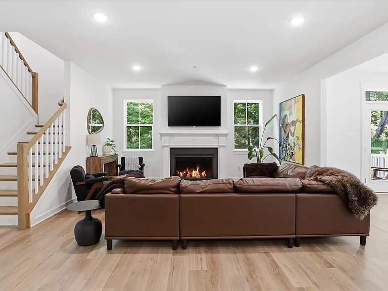 15717 Tierra Dr — Photo 13