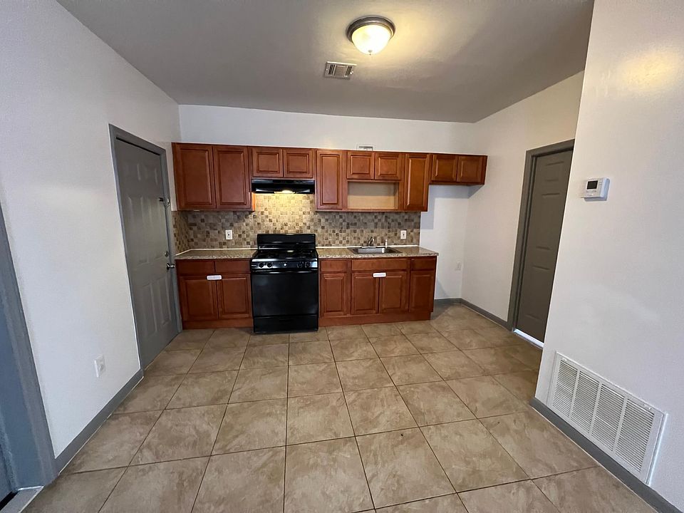 1st image of 21 Stuyvesant Ave APT 6