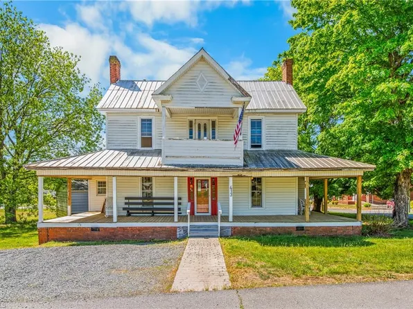 413 S Cherry St, East Bend, NC 27018