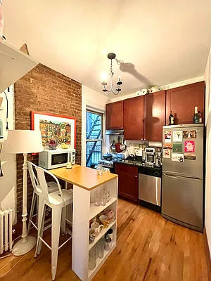Rented by LJ Sloane Management | media 2