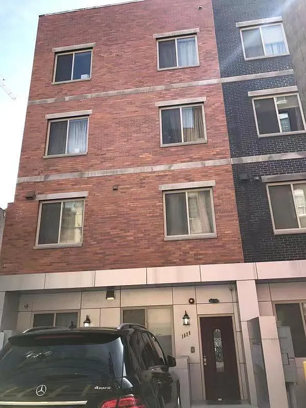 1028 Wood St — Photo 2