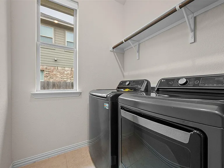 182 Palmillas Dr — Photo 20