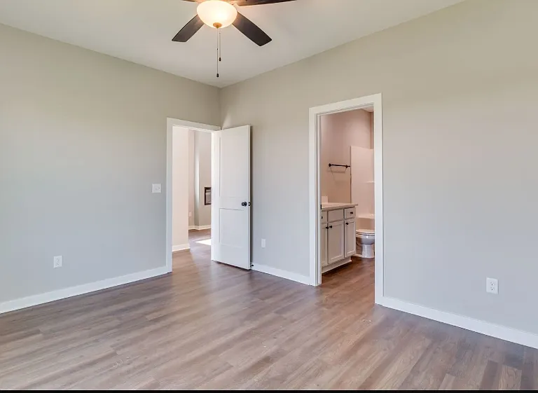 824 S Logan St — Photo 4
