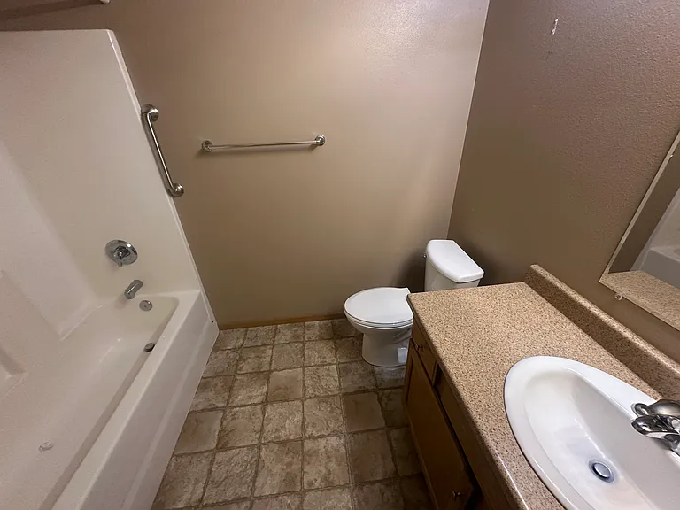 DBK Brandon Townhomes — Photo 59