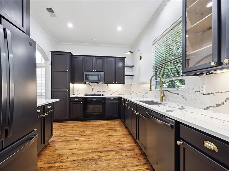 4013 Blossom St — Photo 30
