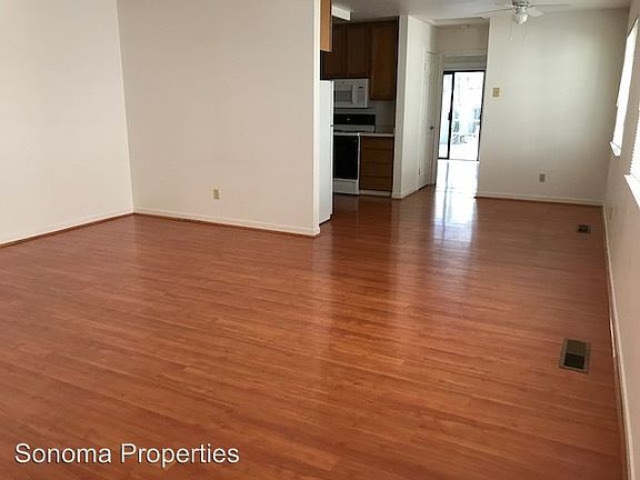 3rd image of 152 W Macarthur St