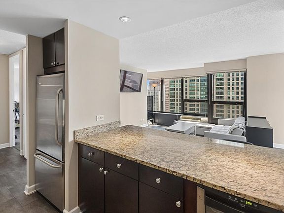 4th image of 30 E Huron St APT 3802