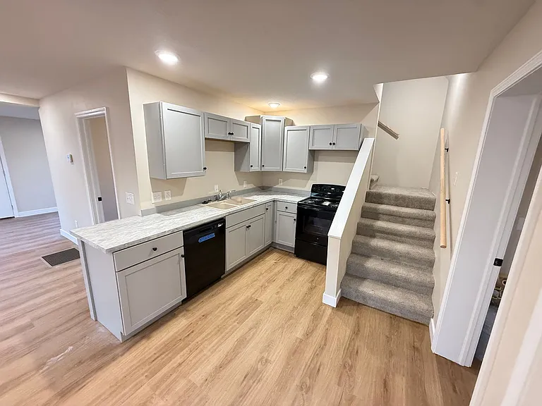 325 W Tyndal St — Photo 13