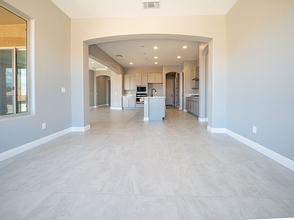 Serenity 11714 - Interior