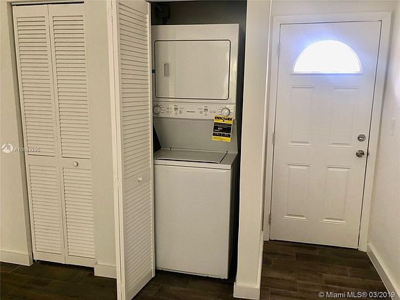 3rd image of 1114 SW 37th Ave APT 5