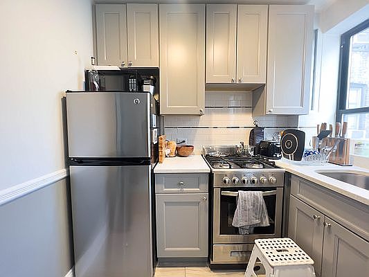 4th image of 128 Thompson St #9A
