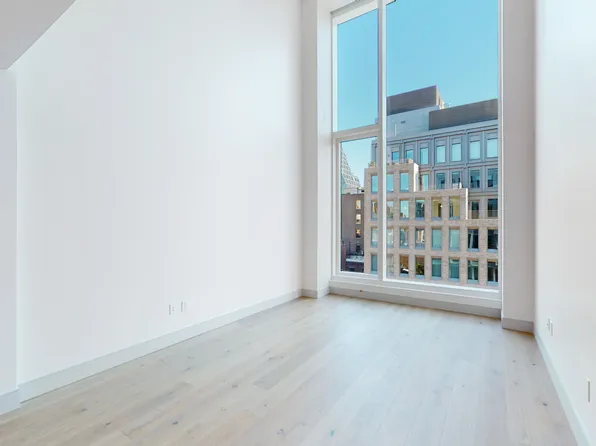 101 West 14th Street image 1 of 15