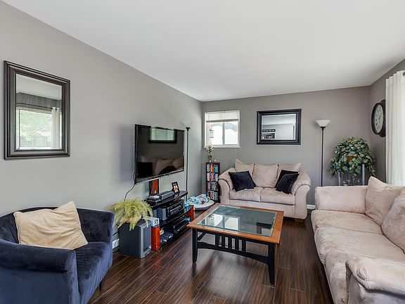 4th image of 668 Joyceil Dr