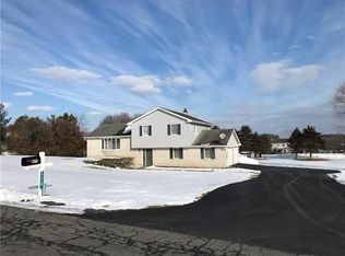 970 Park Estates Rd, Wind Gap, PA 18091