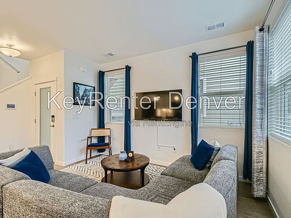 4th image of 9758 Albion Ln