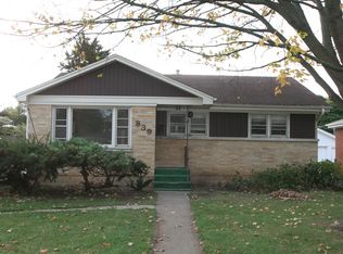 839 McKinley Ave, Mundelein, IL