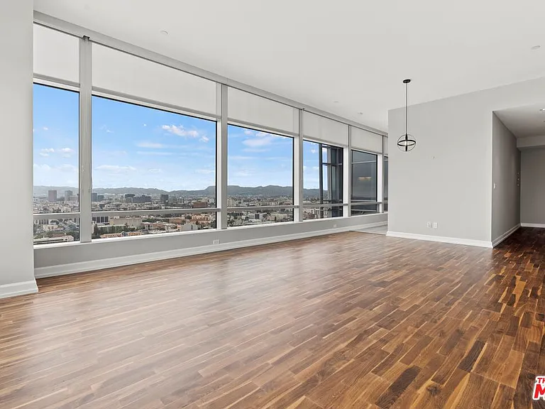 900 W Olympic Blvd #28B — Photo 8