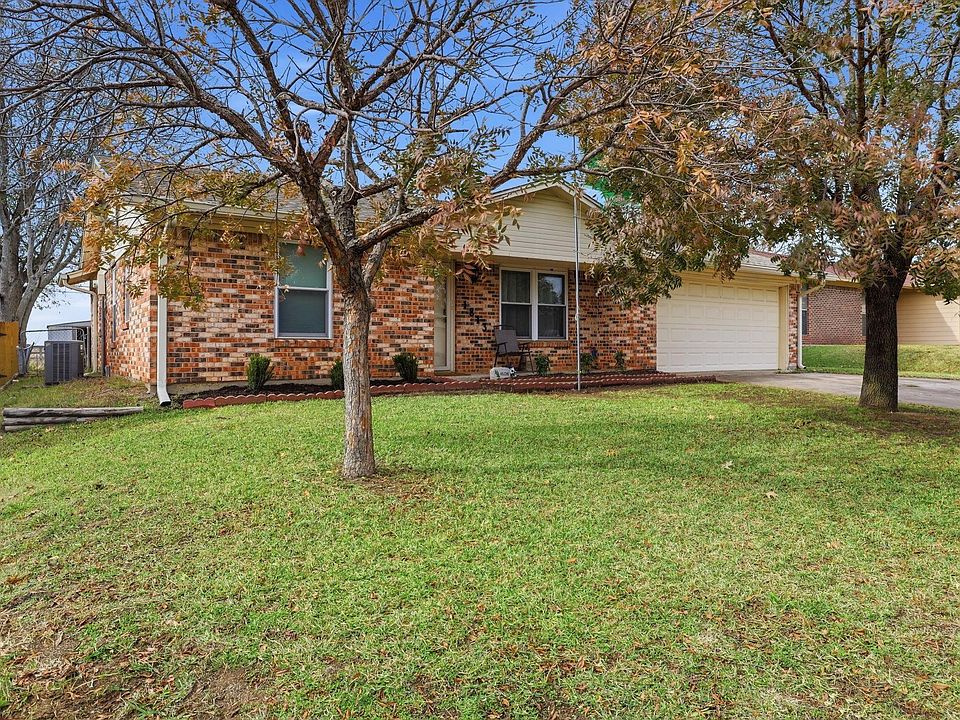 1st image of 111 Shady Oaks Dr