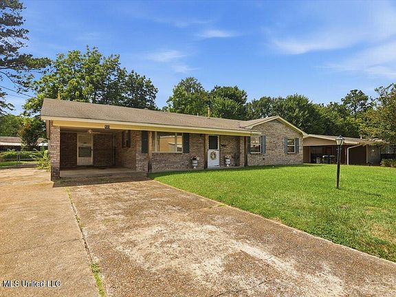 3rd image of 433 Pemberton Dr
