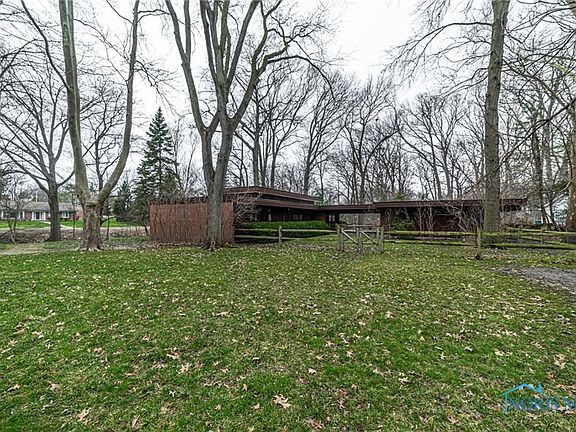 4th image of 108 Park Dr
