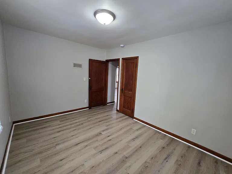 1812 Logan Ave — Photo 14