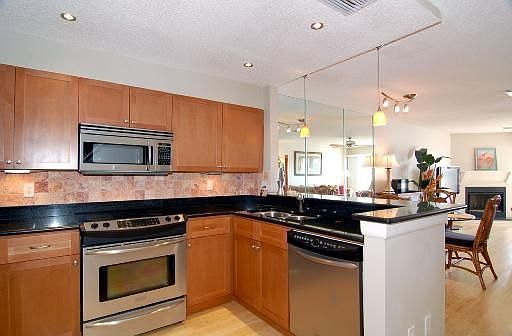 4th image of 359 Maeira Cir