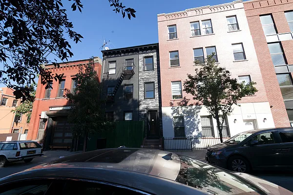 Rented by ERNY LLC | media 8