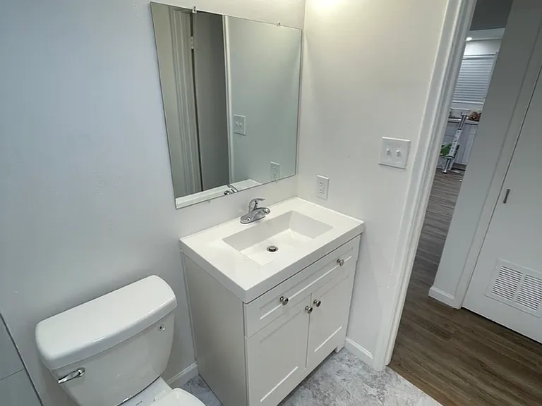 618 E Clarendon Ave #B — Photo 11