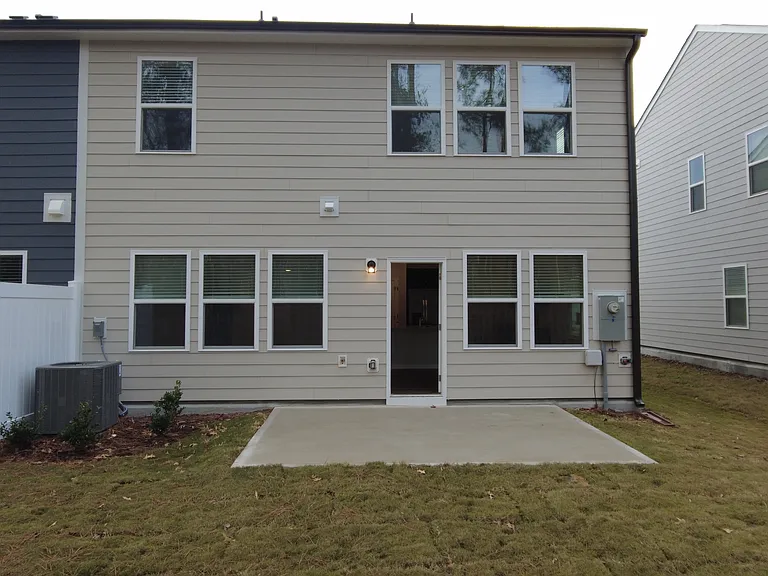 806 McKenzie Park Ter — Photo 31