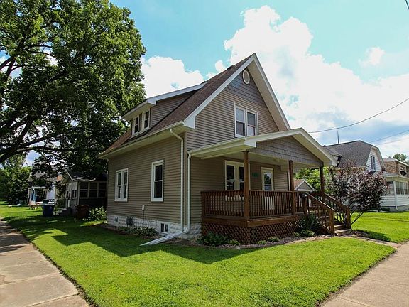 4th image of 924 Burton Ave