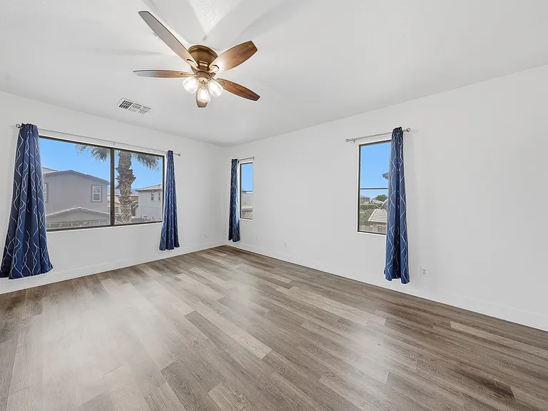12175 W Chase Ln — Photo 22