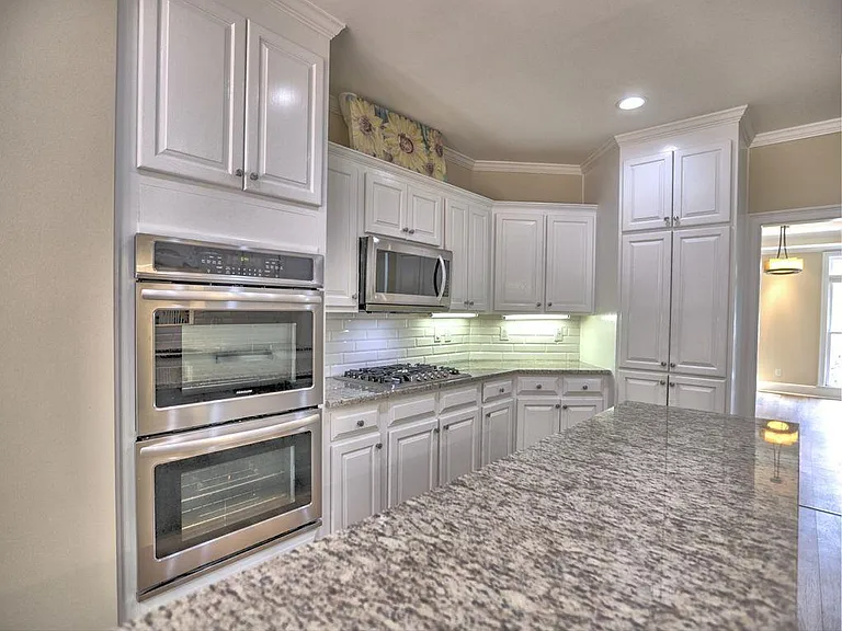 3237 Waldwick Way SE — Photo 5