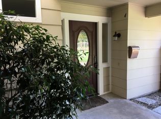 4 Meadow Green Cir, Santa Rosa, CA 95409