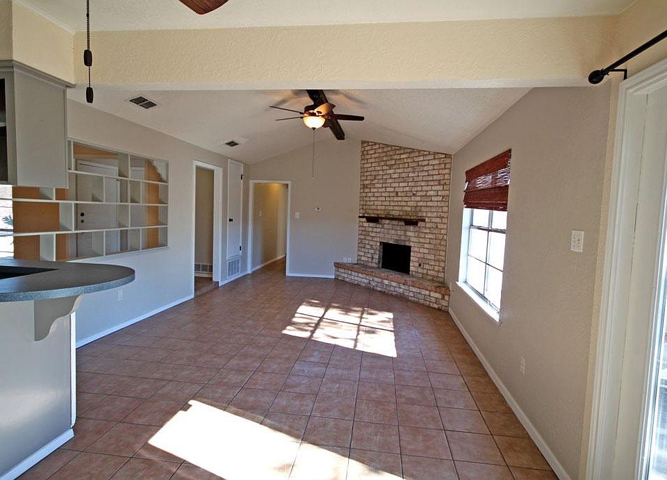 1st image of 749 Matthew Dr